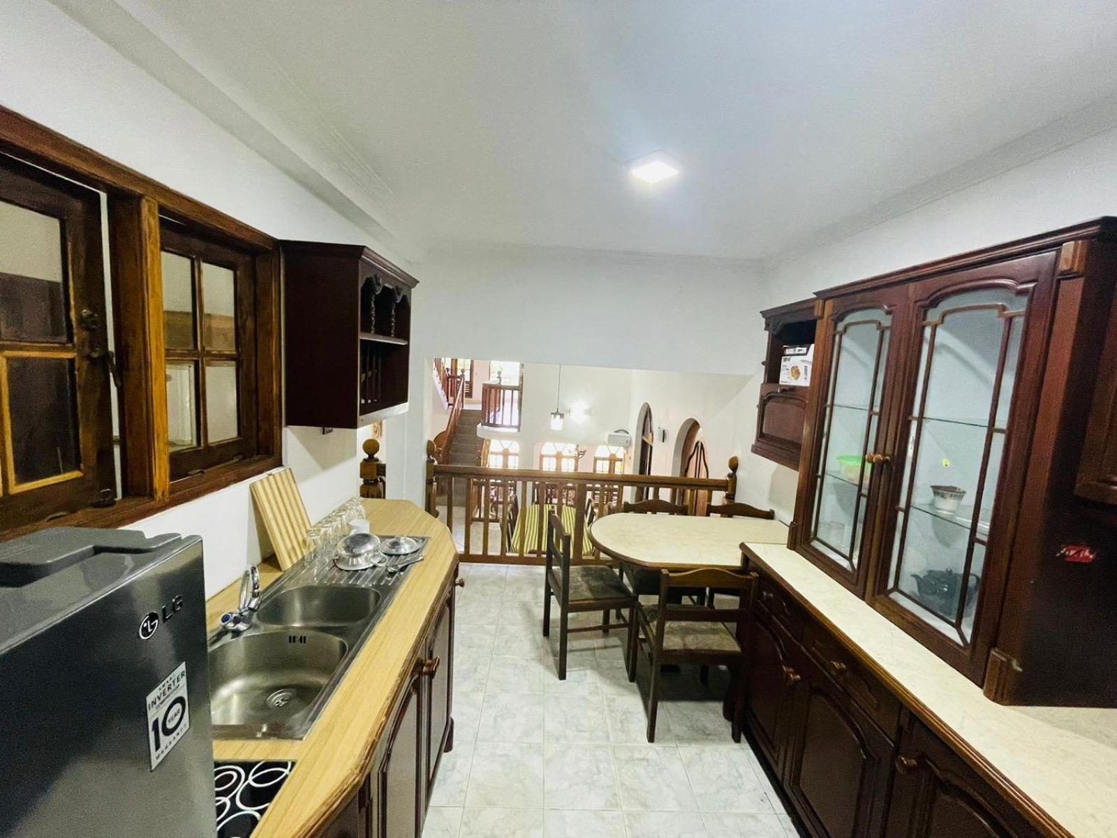 Villa Nine Канди Экстерьер фото